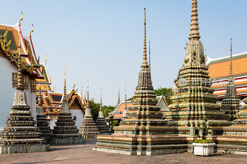 Wat Pho的Chedis